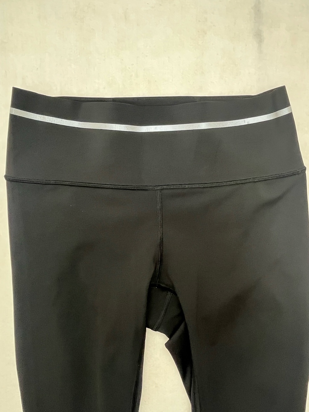 Athleta Womens Black Reflective Running Tights Leggings w/Scalloped Hem XS - Picture 3 of 10